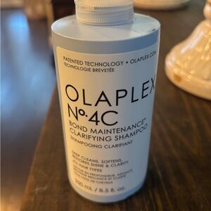 OLAPLEX No.4C Bond Maintenance Shampoo - White Bottle
